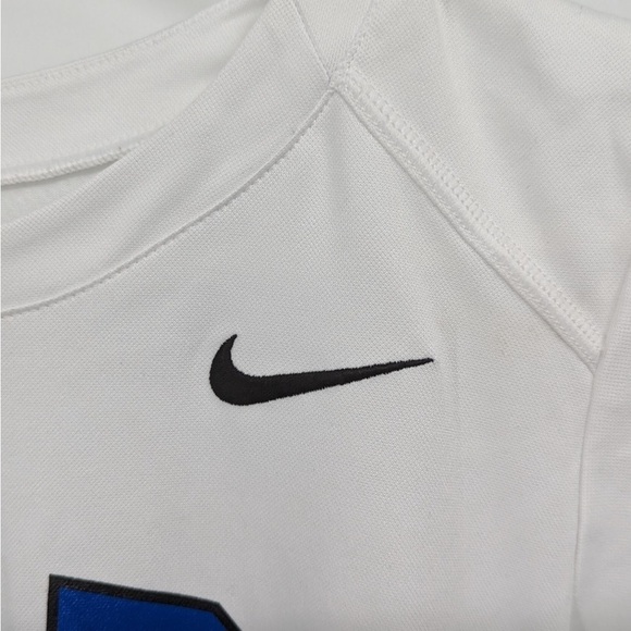 Nikes women’s size small Petite white, and‎ blue bears Shirt Number 15 - Picture 3 of 8